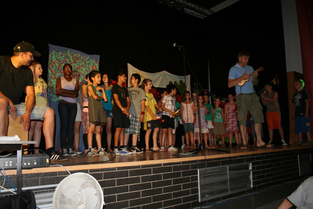 gal/2010/2010 Saitentwist Abschied Duererschule 9.7/2010 Saitentwist Duererschule Abschied 4.Kl. 9.Juli Im Coffee Cor 048.jpg